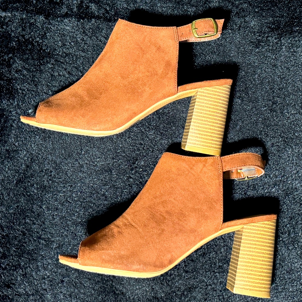 Chinese Laundry Bestie Dress Sandal